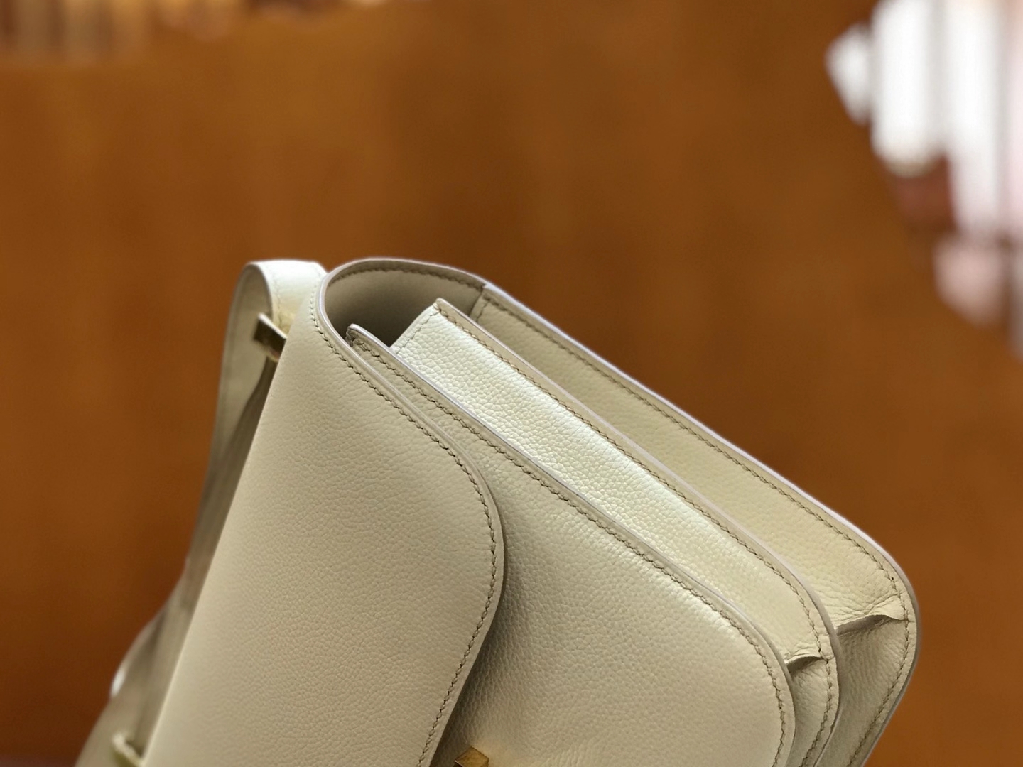 Hermès（爱马仕）Constance 24cm 奶昔白 Evercolor牛皮 金扣 原版蜜蜡线 顶级手缝