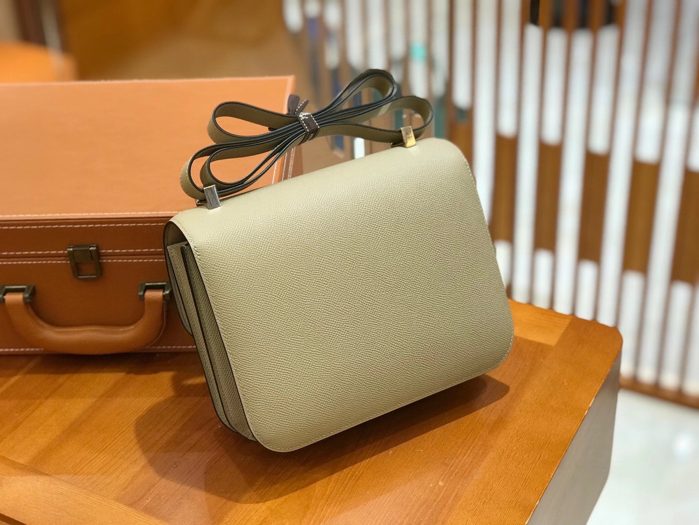 Hermès（爱马仕）Constance 24cm 斑鸠灰 Epsom 掌纹小牛皮 银扣 原版蜜蜡线 顶级手缝