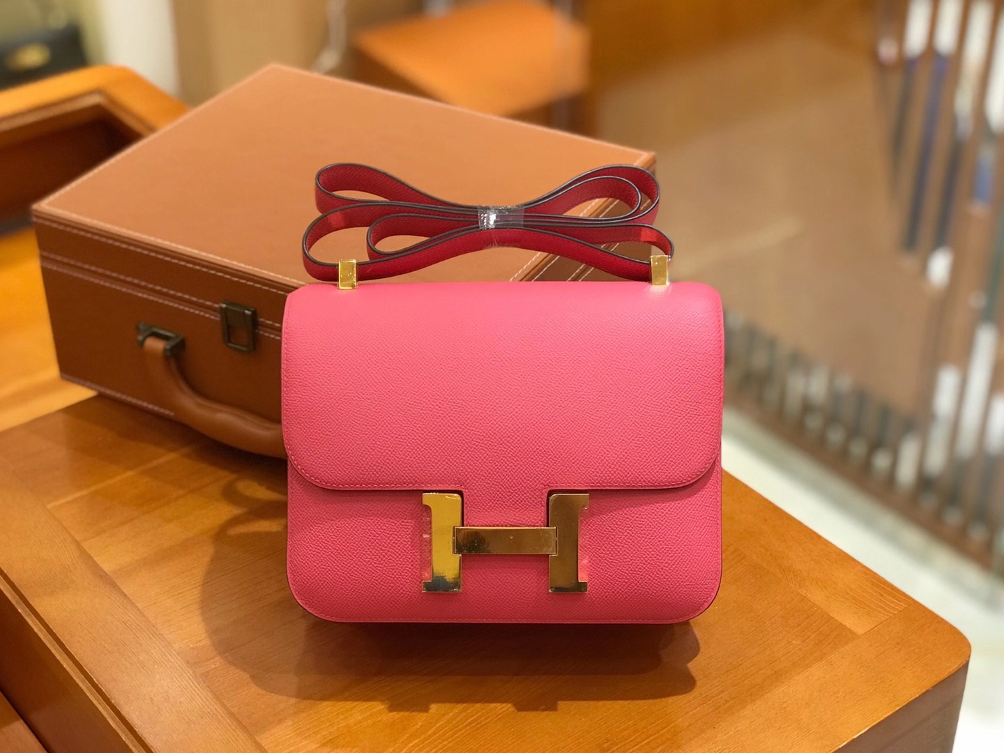 Hermès（爱马仕）Constance 24cm 唇膏粉 Epsom 掌纹小牛皮 金扣 原版蜜蜡线 顶级手缝