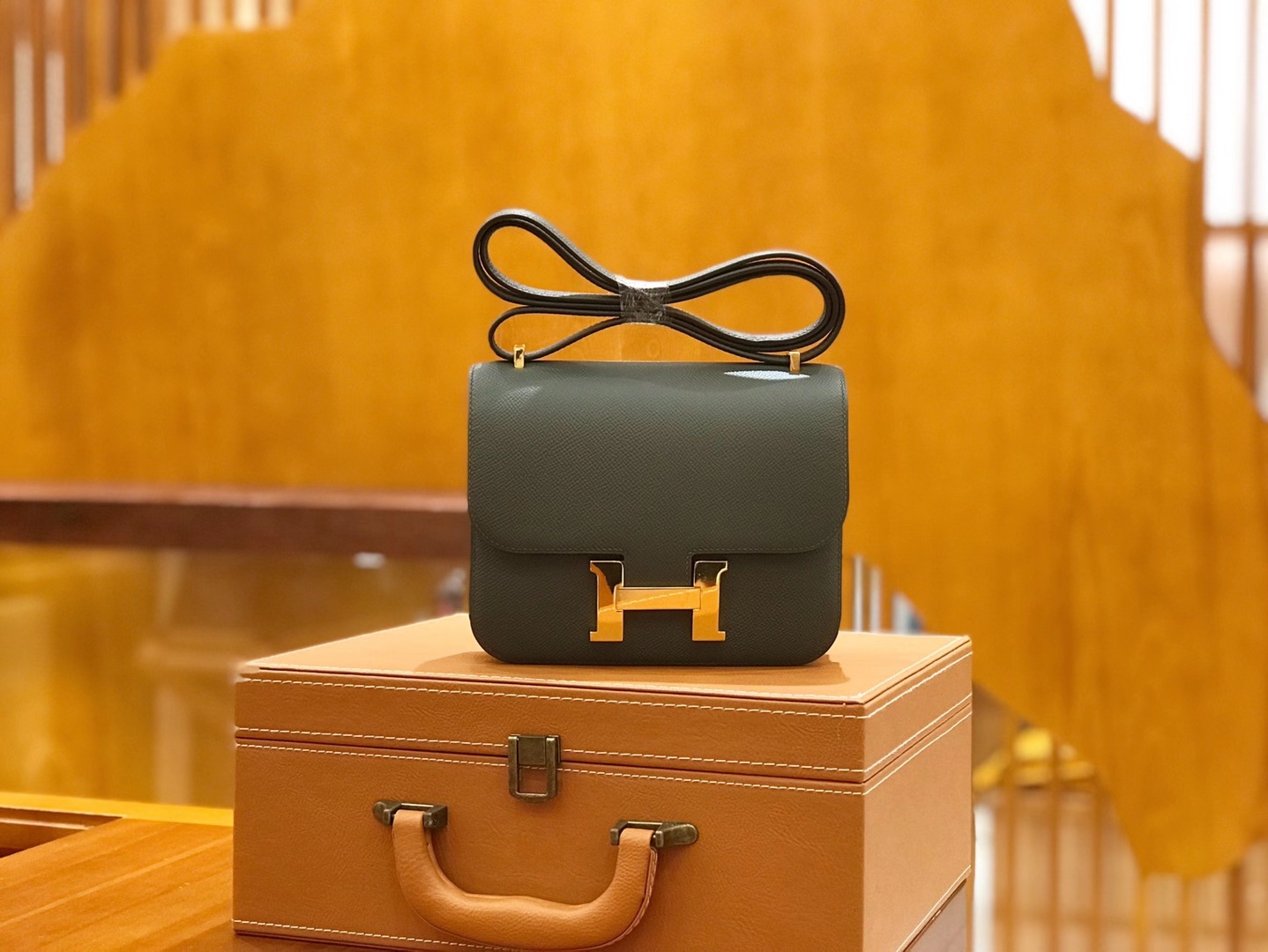Hermès（爱马仕）Constance 18cm 进口掌纹牛皮 8F锡器灰 全手工缝制 高订鳄鱼工序工