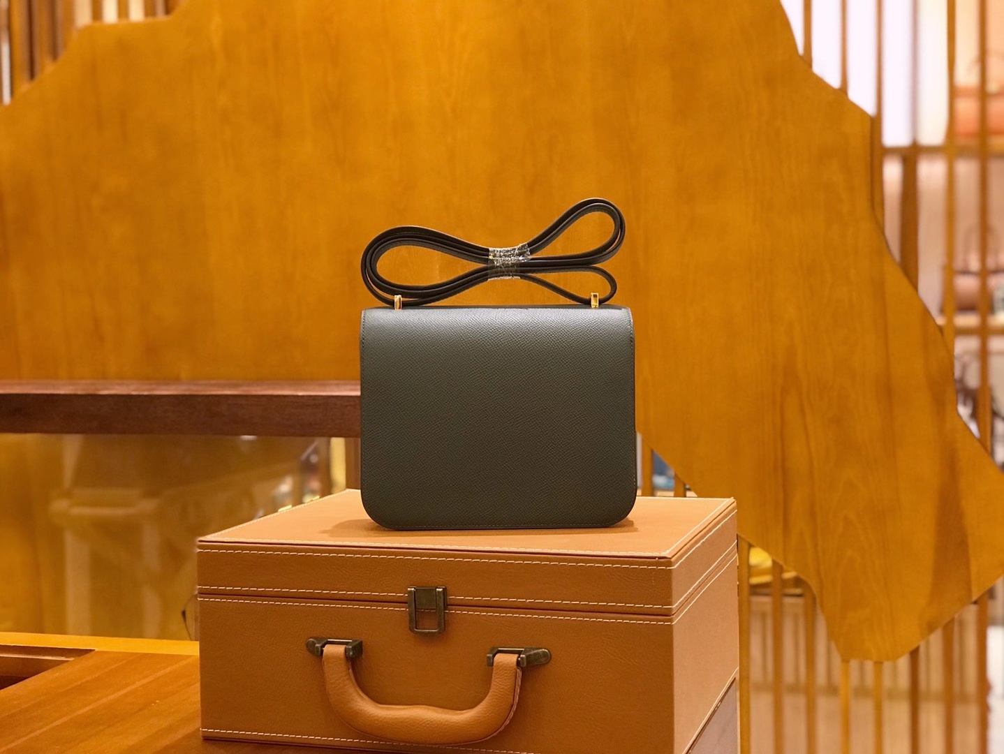 Hermès（爱马仕）Constance 18cm 进口掌纹牛皮 8F锡器灰 全手工缝制 高订鳄鱼工序工