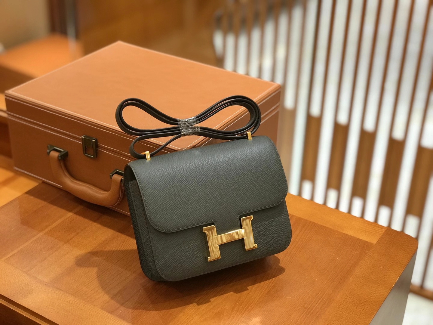 Hermès（爱马仕）Constance 18cm 进口掌纹牛皮 8F锡器灰 全手工缝制 高订鳄鱼工序工