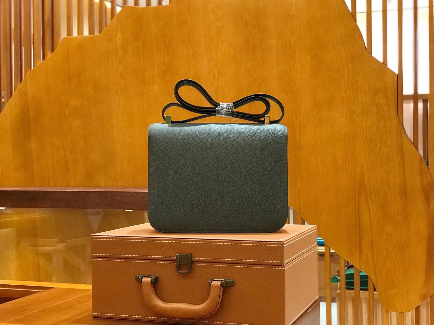 Hermès（爱马仕）Constance 23cm 进口掌纹牛皮 8F锡器灰 全手工缝制 高订鳄鱼工序工