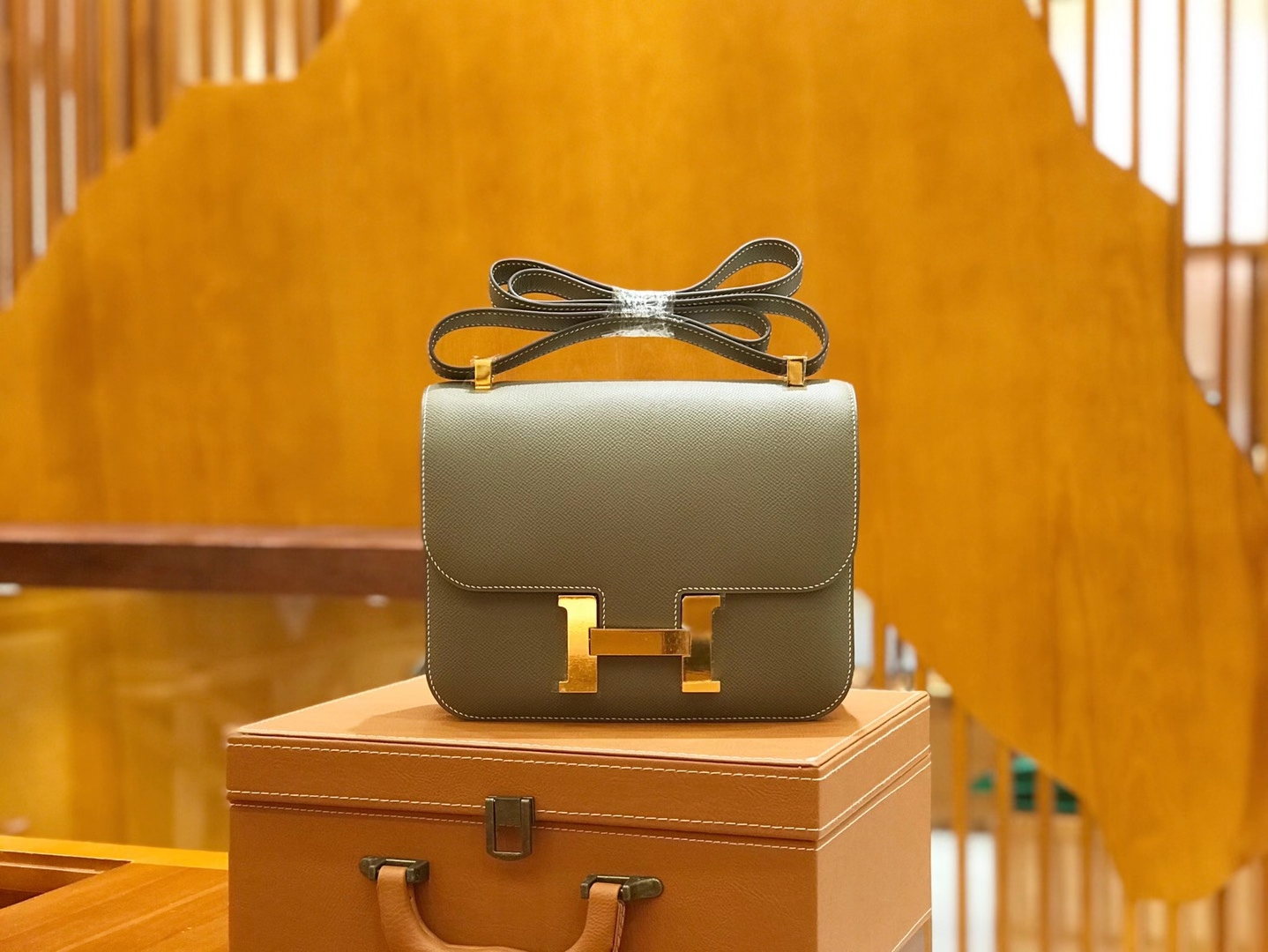 Hermès（爱马仕）Constance 23cm 进口掌纹牛皮 大象灰 全手工缝制 金扣 高订鳄鱼工序工