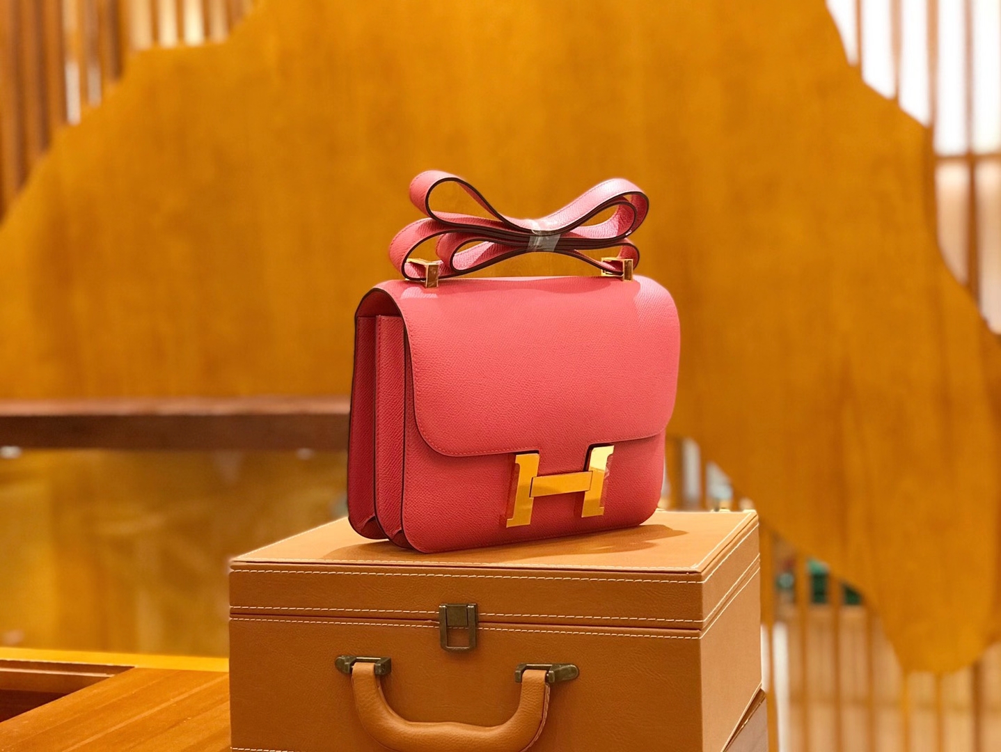 Hermès（爱马仕）Constance 24cm 唇膏粉 Epsom 掌纹小牛皮 金扣 原版蜜蜡线 顶级手缝