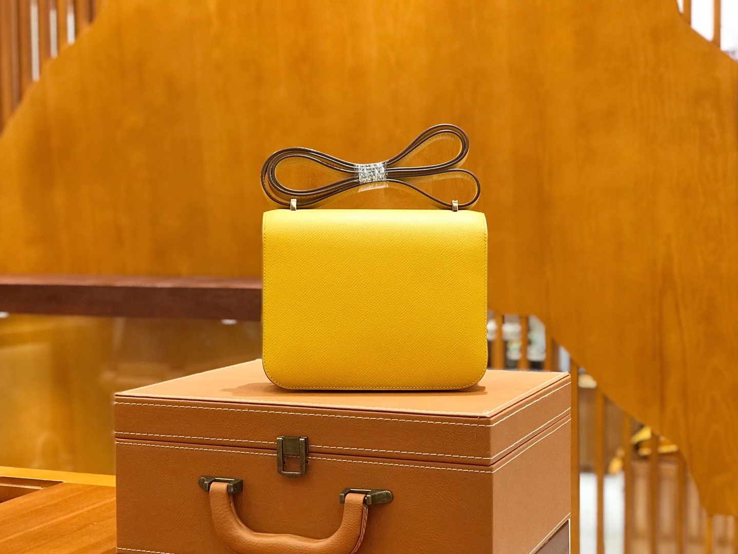 Hermès（爱马仕）Constance 18cm 进口掌纹牛皮 9D琥珀黄 银扣 全手工缝制 高订鳄鱼工序工