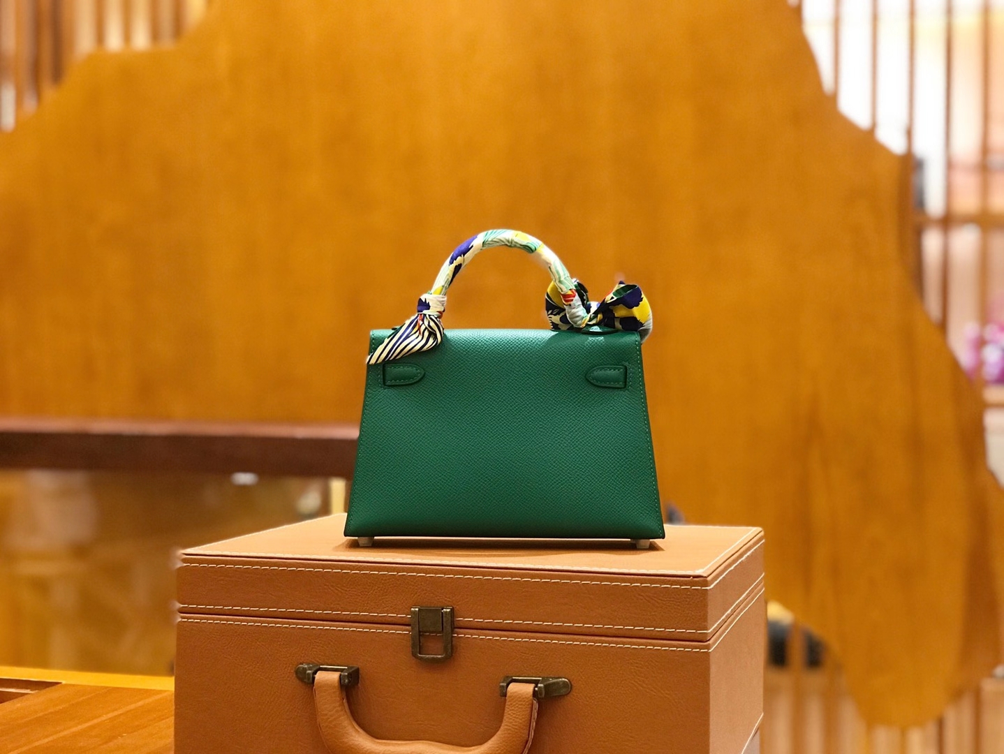 Hermès（爱马仕）Mini Kelly 二代 19cm 进口掌纹牛皮 U4丝绒绿 金扣 全手工缝制 高订鳄鱼工序
