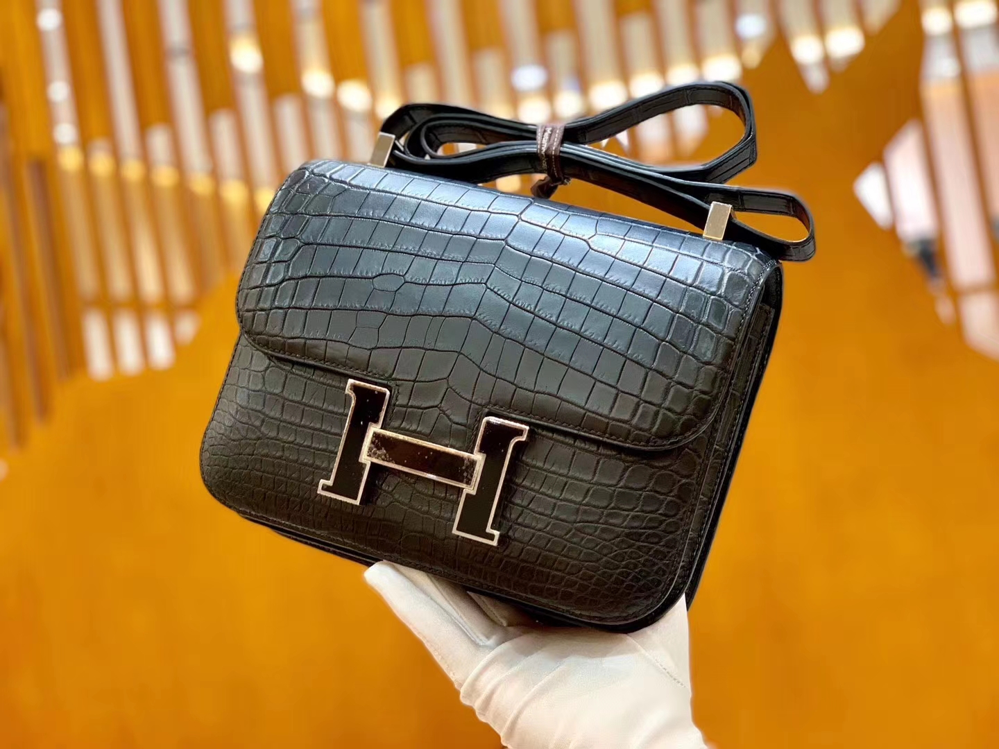 Hermès（爱马仕）Constance 23cm 经典黑 一级尼罗鳄鱼皮 珐琅扣 原版蜜蜡线 顶级手缝