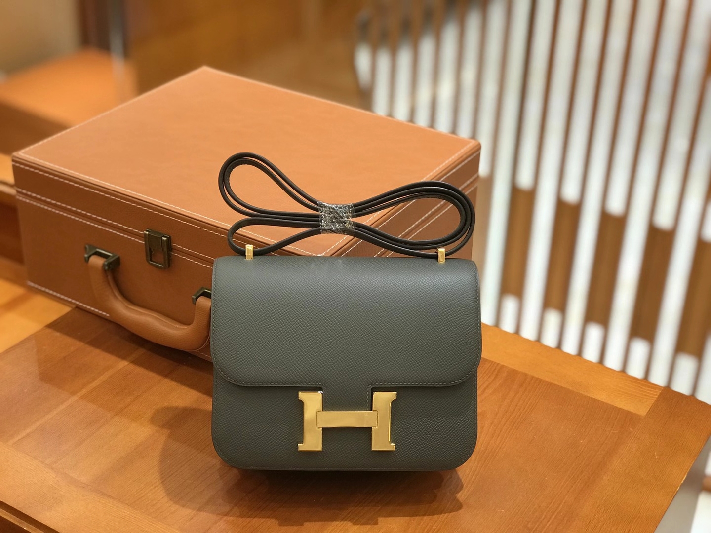 Hermès（爱马仕）Constance 18cm 进口掌纹牛皮 8F锡器灰 全手工缝制 高订鳄鱼工序工