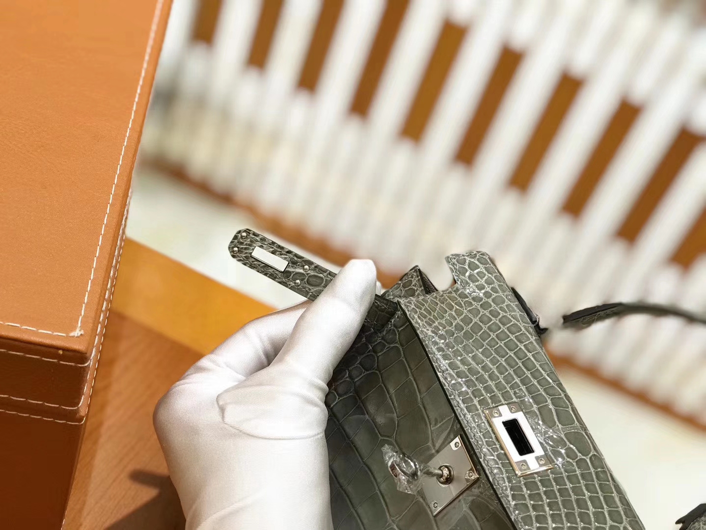 Hermès（爱马仕）Mini Kelly 二代 19cm 一级美洲鳄鱼皮 81斑鸠灰 银扣 高定工序版本 全手工缝制