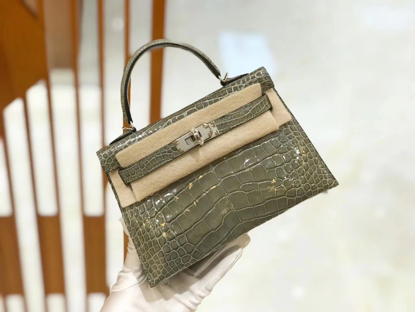 Hermès（爱马仕）Mini Kelly 二代 19cm 一级美洲鳄鱼皮 81斑鸠灰 银扣 高定工序版本 全手工缝制