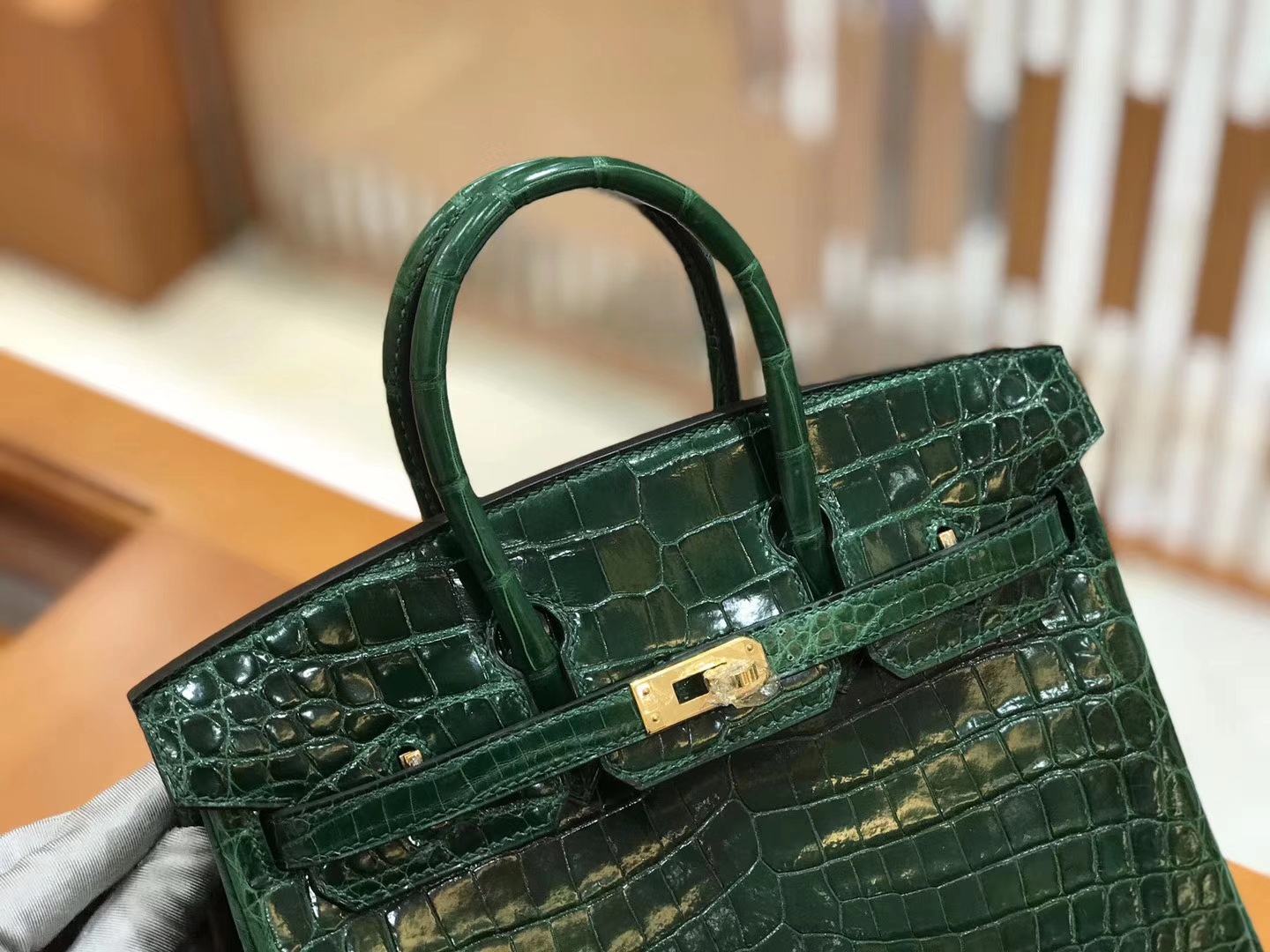 Hermès（爱马仕）Birkin 25cm 祖母绿 进口一级尼罗鳄鱼皮 蜡线 全手工缝制