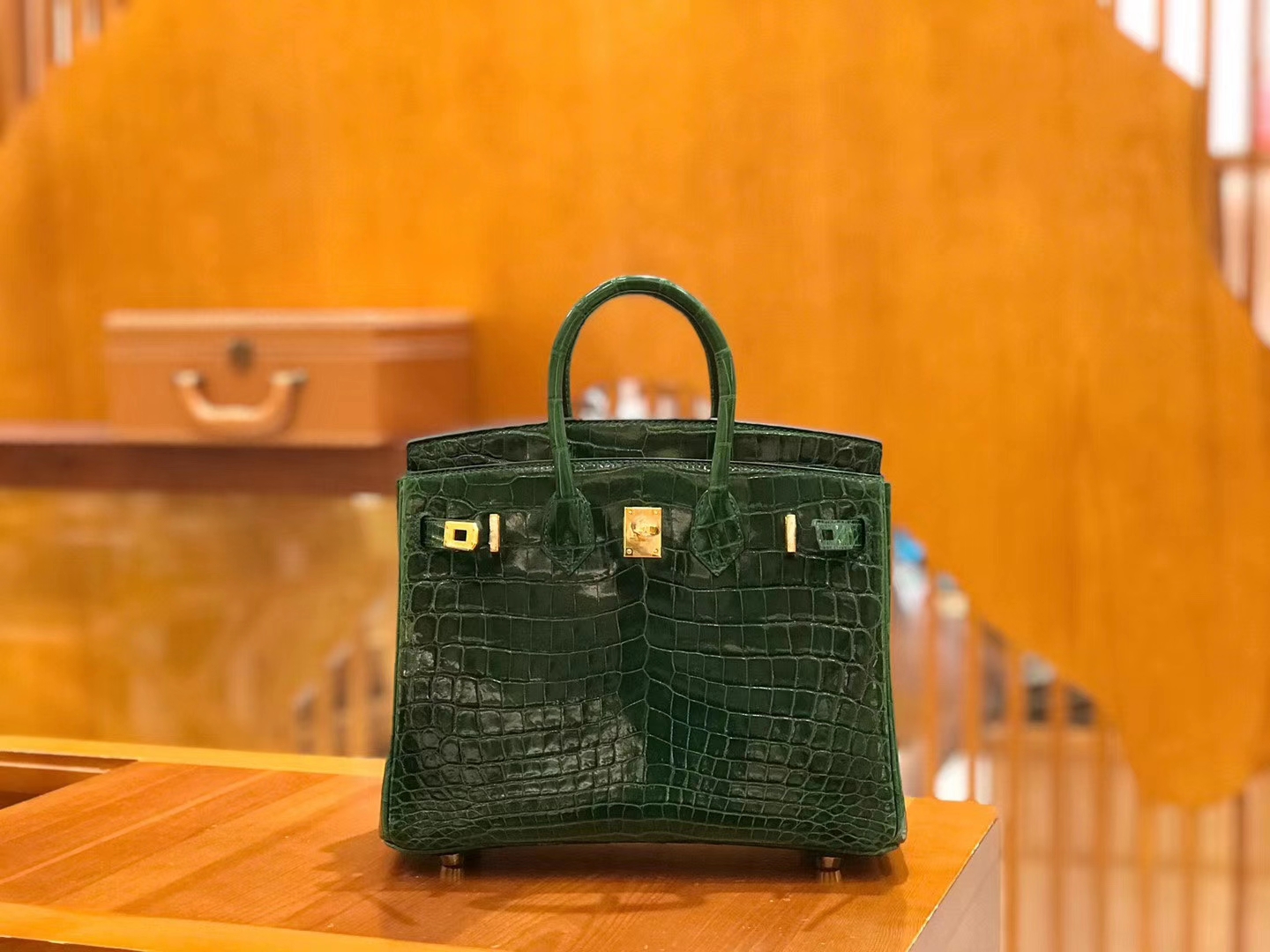 Hermès（爱马仕）Birkin 25cm 祖母绿 进口一级尼罗鳄鱼皮 蜡线 全手工缝制