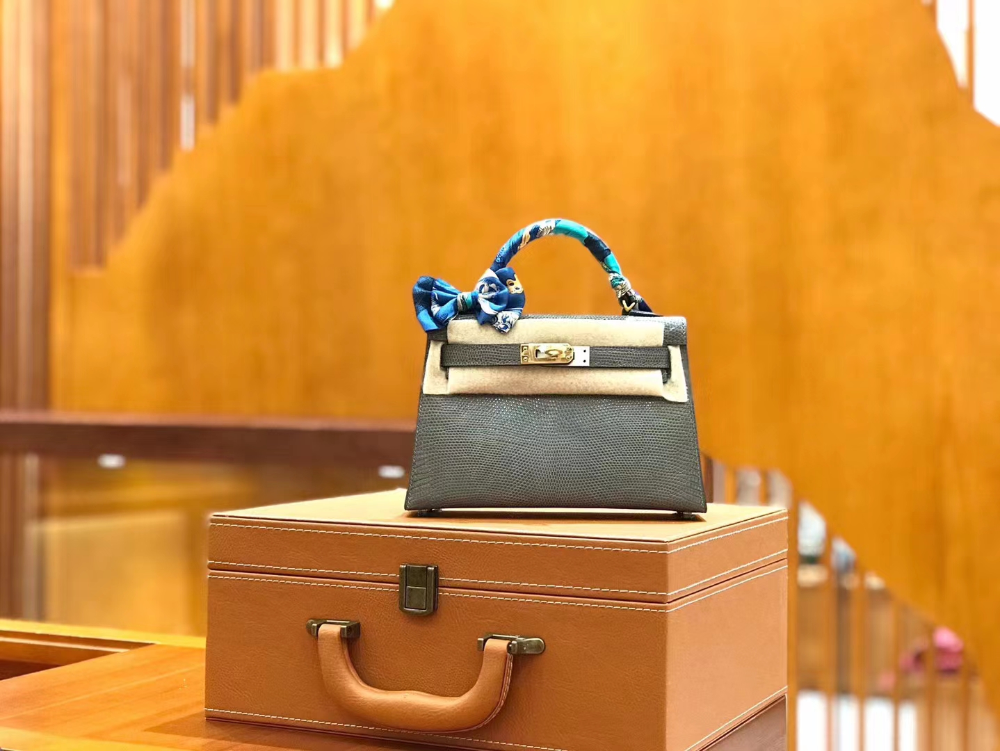 Hermès（爱马仕）Mini kelly二代 杏仁绿 南非野生蜥蜴皮 金扣 原版蜜蜡线 顶级手工缝制