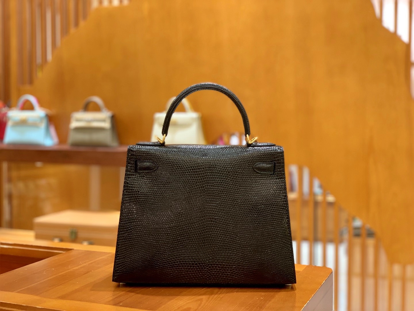 Hermès（爱马仕）Kelly 28cm 经典黑 金扣 南非野生蜥蜴皮 原版蜜蜡线 顶级手工缝制