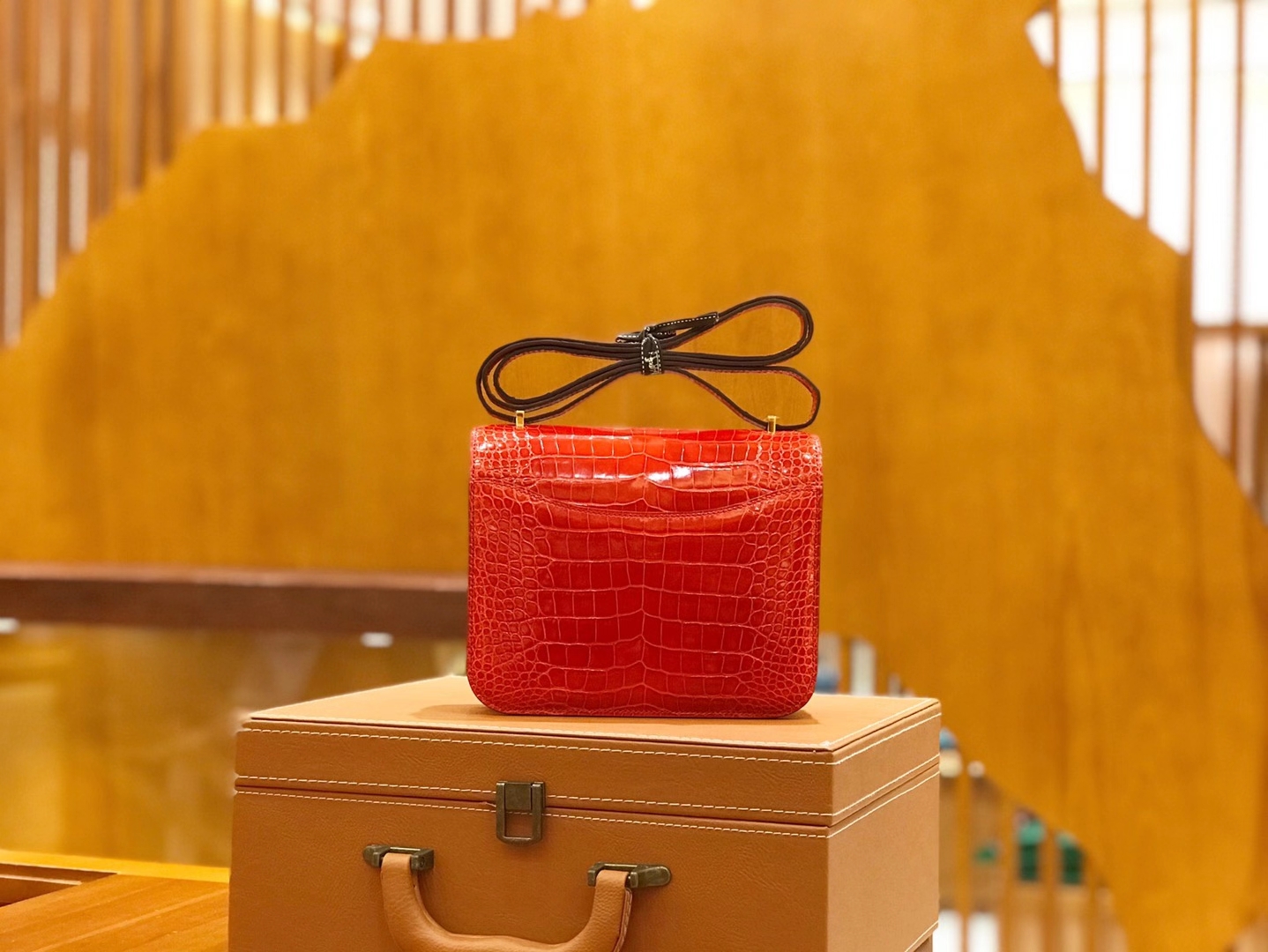 Hermès（爱马仕）Constance 18cm 法拉利红 一级美洲鳄鱼皮 金扣 原版蜜蜡线 顶级手工缝制