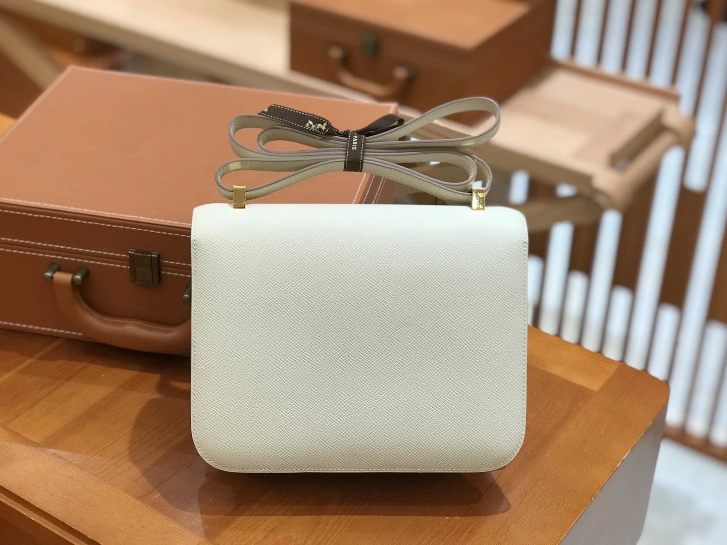 Hermès（爱马仕）康斯坦 24cm 奶昔白 金扣 Epsom 掌纹皮 原版蜜蜡线 现货