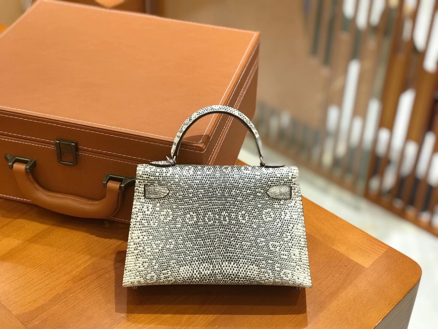 Hermès（爱马仕）Mini Kelly 二代 19cm 原色蜥蜴 全手工缝制 现货