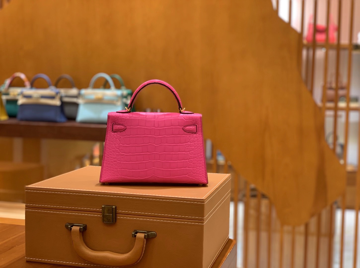 Hermès（爱马仕）新增现货 迷你凯莉 2代 19cm 美洲鳄鱼 E5糖果粉
