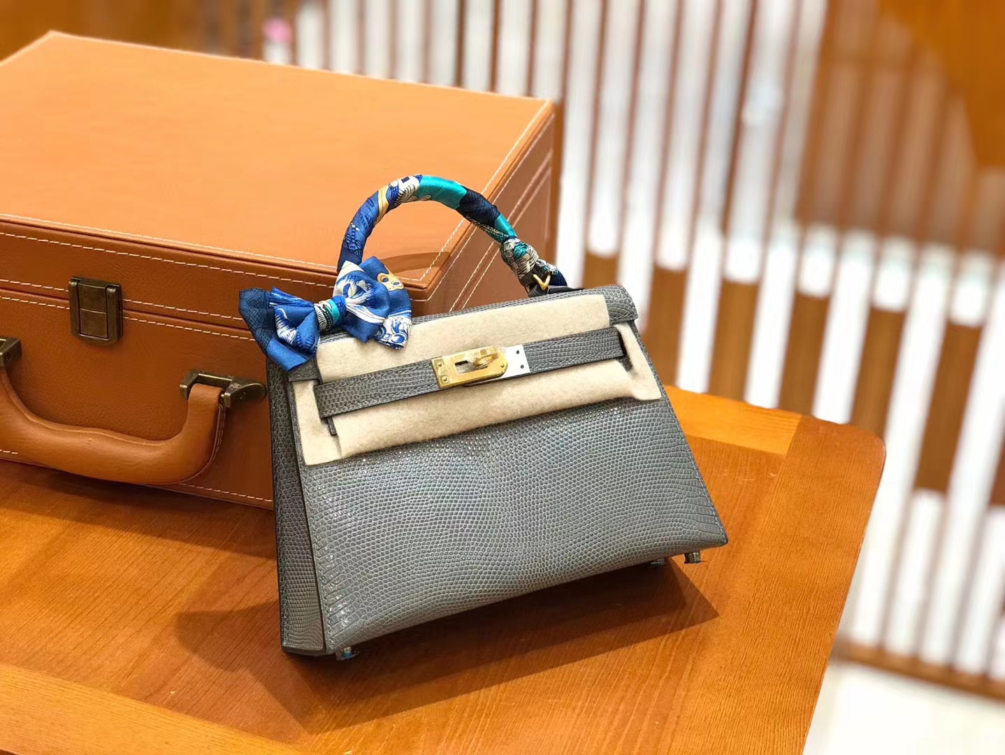 Hermès（爱马仕）Mini kelly二代 杏仁绿 南非野生蜥蜴皮 金扣 原版蜜蜡线 顶级手工缝制