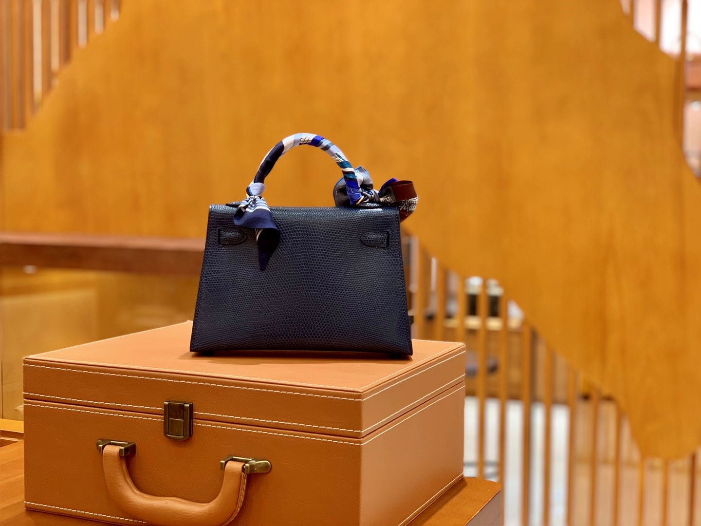 Hermès（爱马仕）Mini kelly 二代 宝石蓝 南非野生蜥蜴皮 金扣 原版蜜蜡线 顶级手工缝制