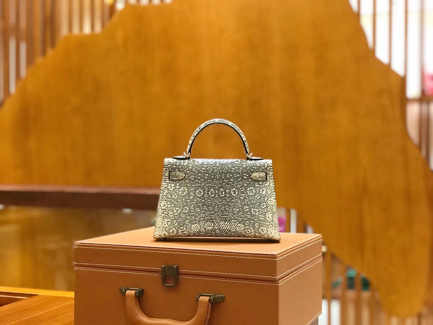 Hermès（爱马仕）Mini Kelly 二代 19cm 原色蜥蜴 全手工缝制 现货