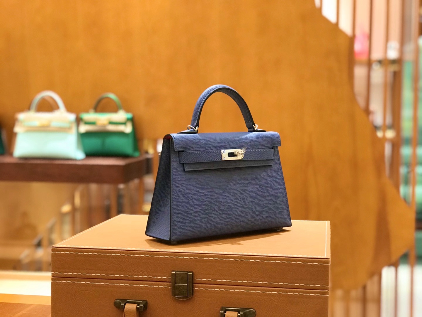 Hermès（爱马仕）Mini Kelly 二代 明兰内拼玉兰粉 银扣 Epsom 掌纹皮 原版蜜蜡线