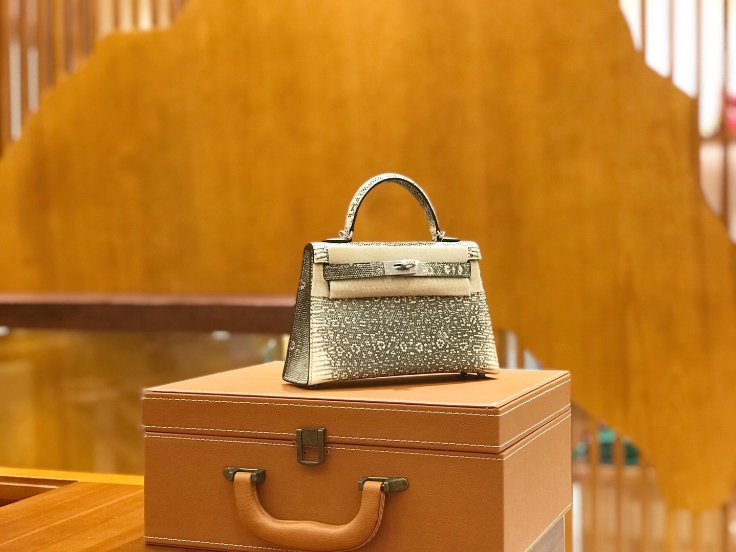 Hermès（爱马仕）Mini Kelly 二代 19cm 原色蜥蜴 全手工缝制 现货