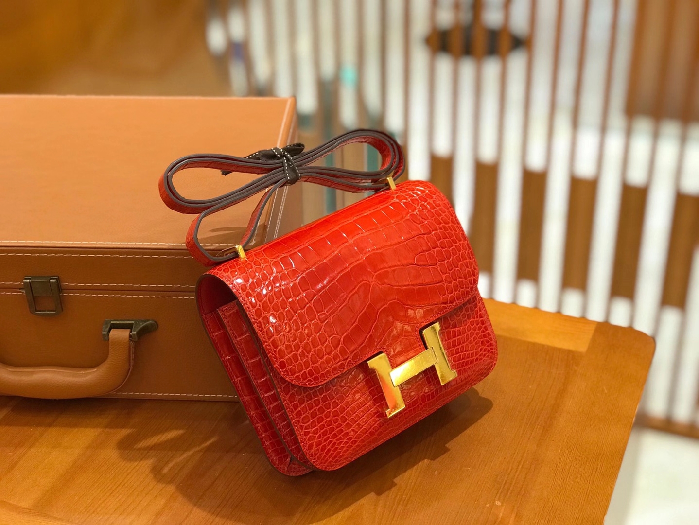 Hermès（爱马仕）Constance 18cm 法拉利红 一级美洲鳄鱼皮 金扣 原版蜜蜡线 顶级手工缝制