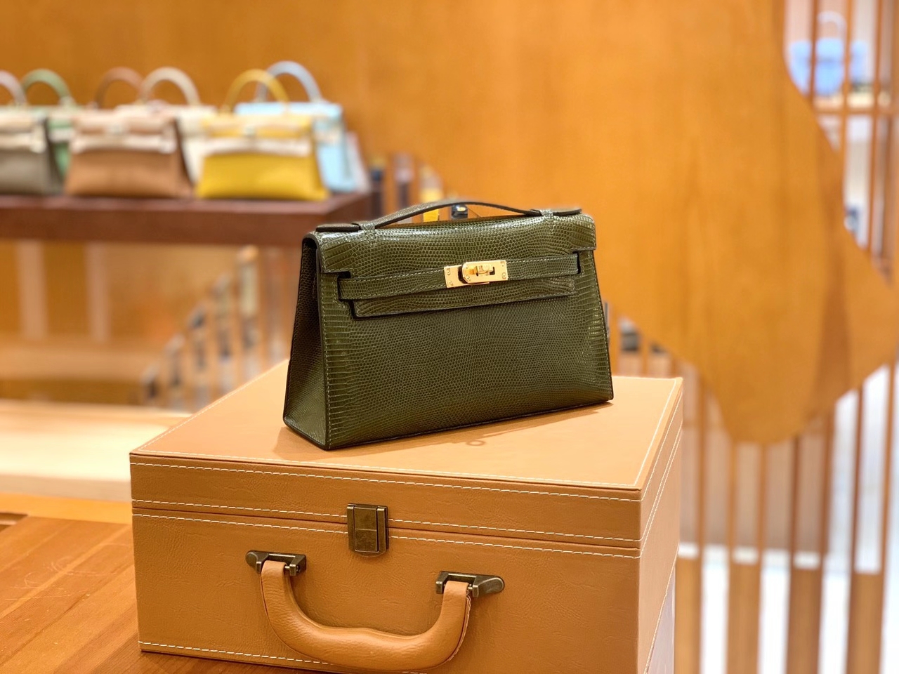 Hermès（爱马仕）Mini Kelly 22cm（迷你一代）南非野生蜥蜴皮 橄榄绿 金扣 原版蜜蜡线 顶级手工缝制