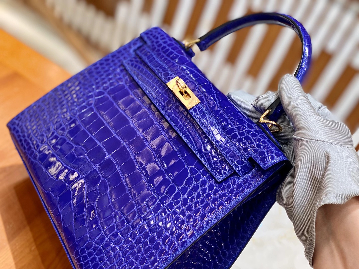 Hermès（爱马仕）新增现货 Kelly 25cm 电光蓝 金扣 一级美洲鳄鱼皮 原版蜜蜡线 顶级手缝版本