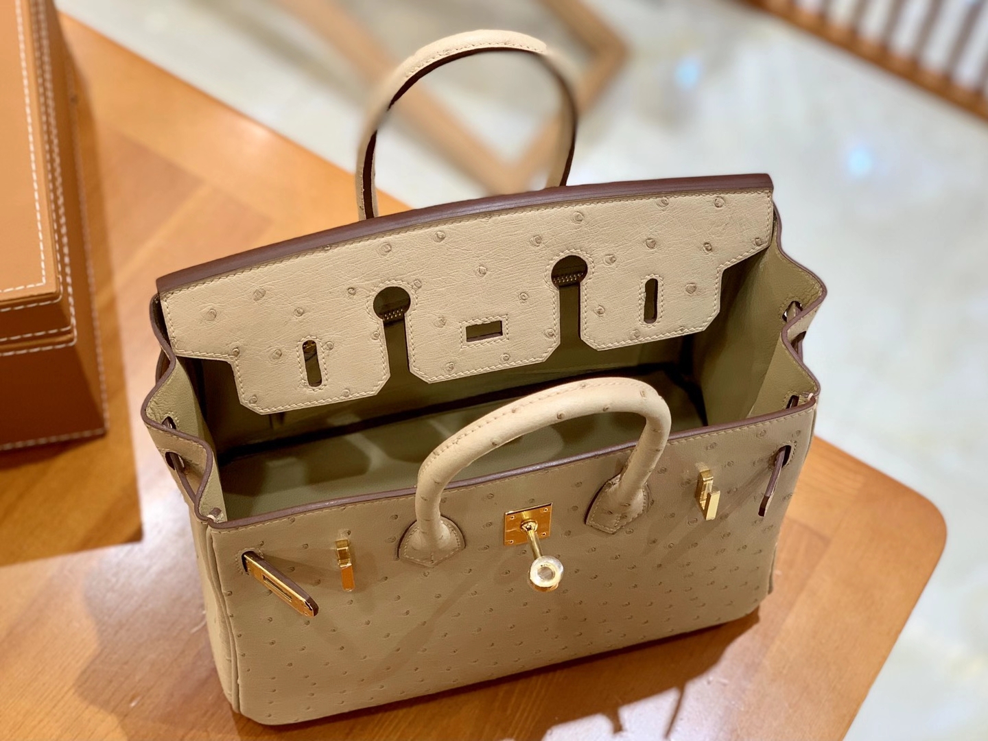 Hermès（爱马仕）Birkin 25cm 杏色 金扣 南非KK级鸵鸟皮 原版蜜蜡线 顶级手缝版本