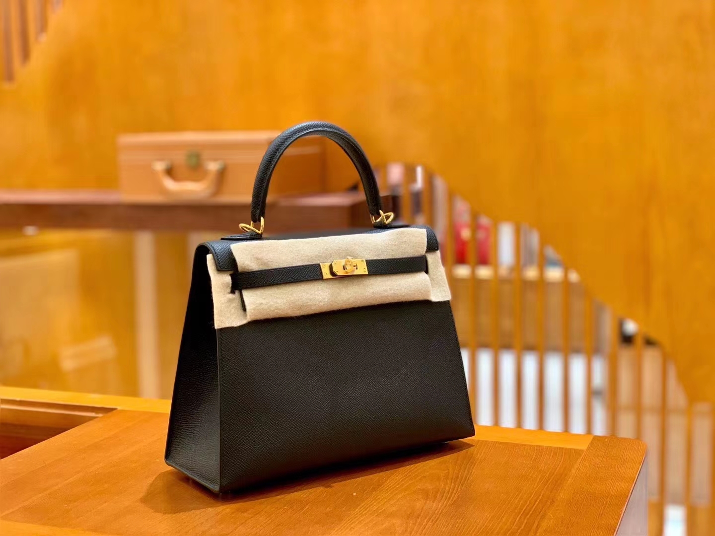 Hermès（爱马仕）Kelly 25cm 经典黑 金扣 Epsom掌纹皮 原版蜜蜡线 顶级手工缝制