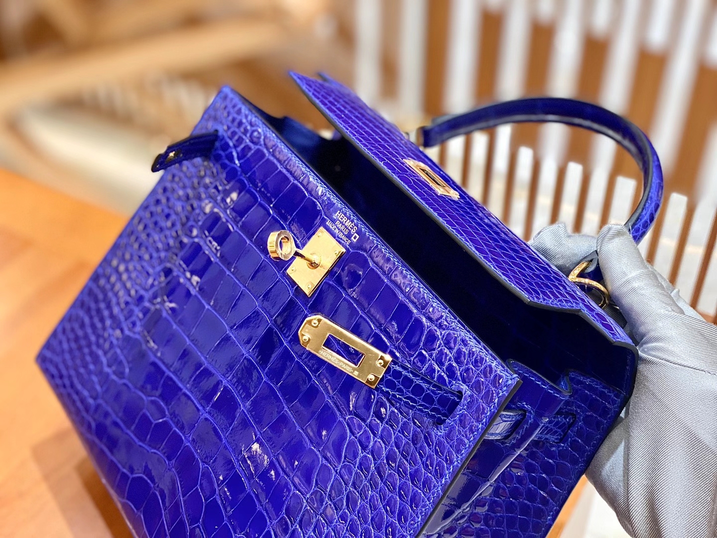 Hermès（爱马仕）新增现货 Kelly 25cm 电光蓝 金扣 一级美洲鳄鱼皮 原版蜜蜡线 顶级手缝版本