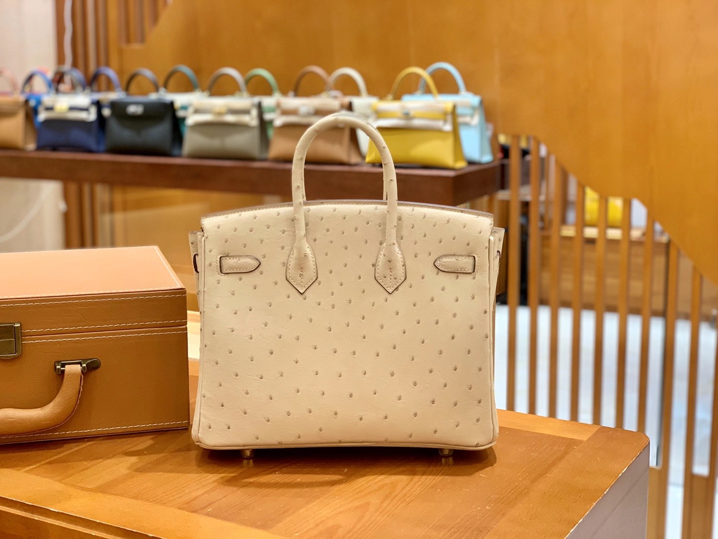 Hermès（爱马仕）Birkin 25cm 杏色 金扣 南非KK级鸵鸟皮 原版蜜蜡线 顶级手缝版本