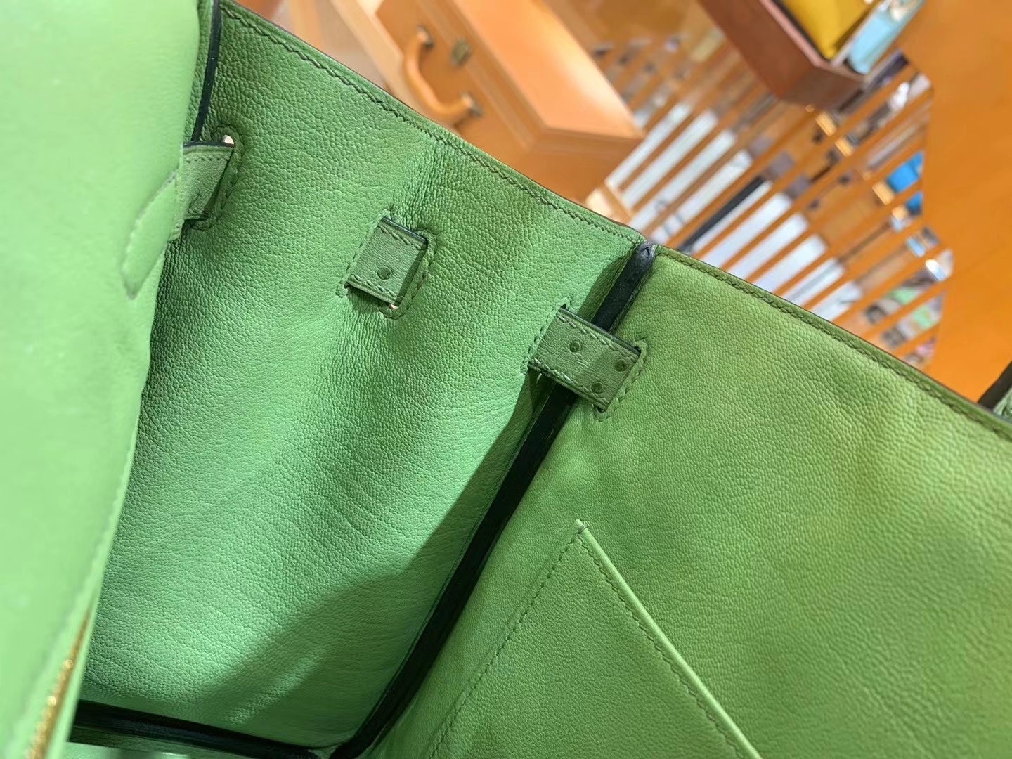 Hermès（爱马仕）新货 Birkin 30cm 牛油果绿 金扣 南非KK级鸵鸟皮 原版蜜蜡线 顶级手缝版本
