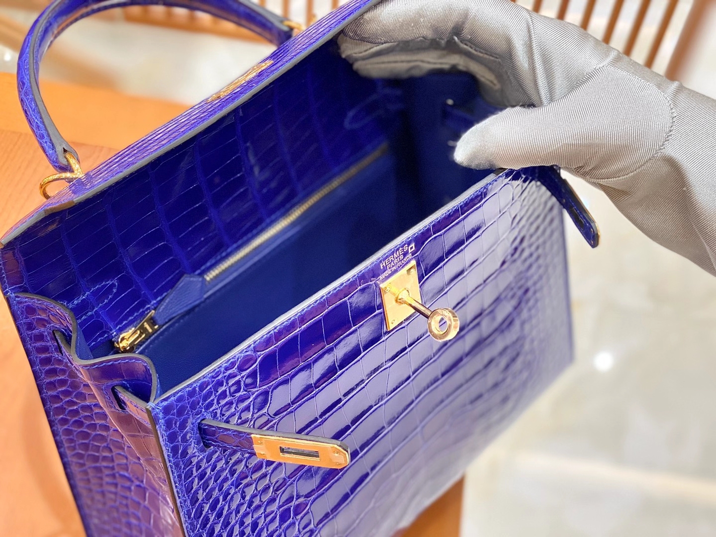 Hermès（爱马仕）新增现货 Kelly 25cm 电光蓝 金扣 一级美洲鳄鱼皮 原版蜜蜡线 顶级手缝版本