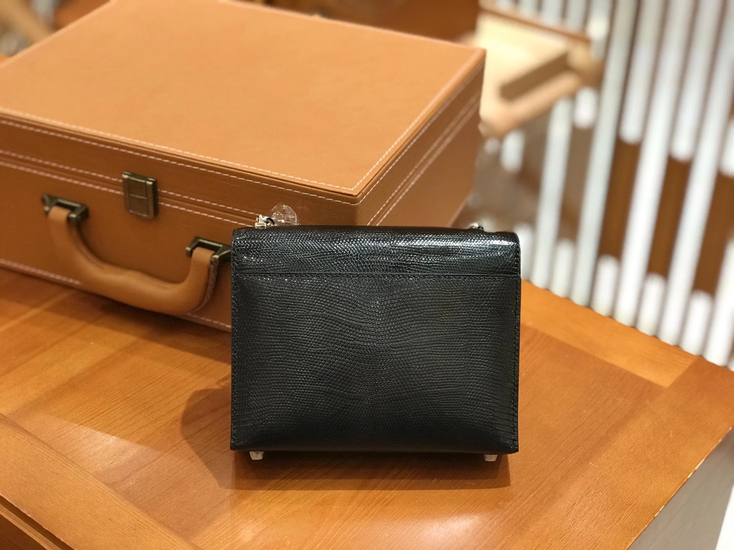 Hermès（爱马仕）Verrou 手枪包17cm 经典黑 银扣 南非野生蜥蜴皮 原版蜜蜡线 顶级手工缝制