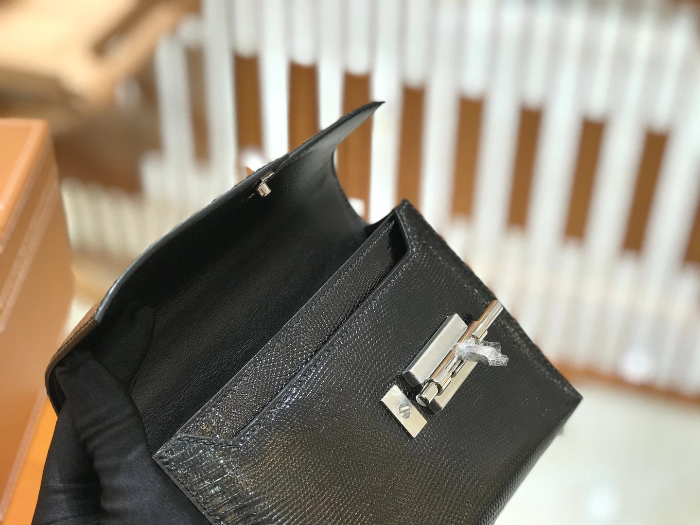 Hermès（爱马仕）Verrou 手枪包17cm 经典黑 银扣 南非野生蜥蜴皮 原版蜜蜡线 顶级手工缝制