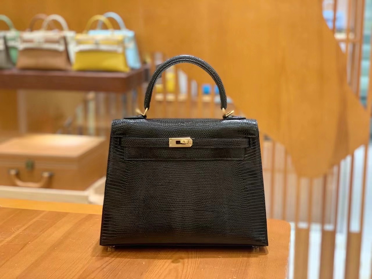 Hermès（爱马仕）Kelly 25cm 经典黑 南非野生蜥蜴皮 金扣 原版蜜蜡线 顶级手工缝制