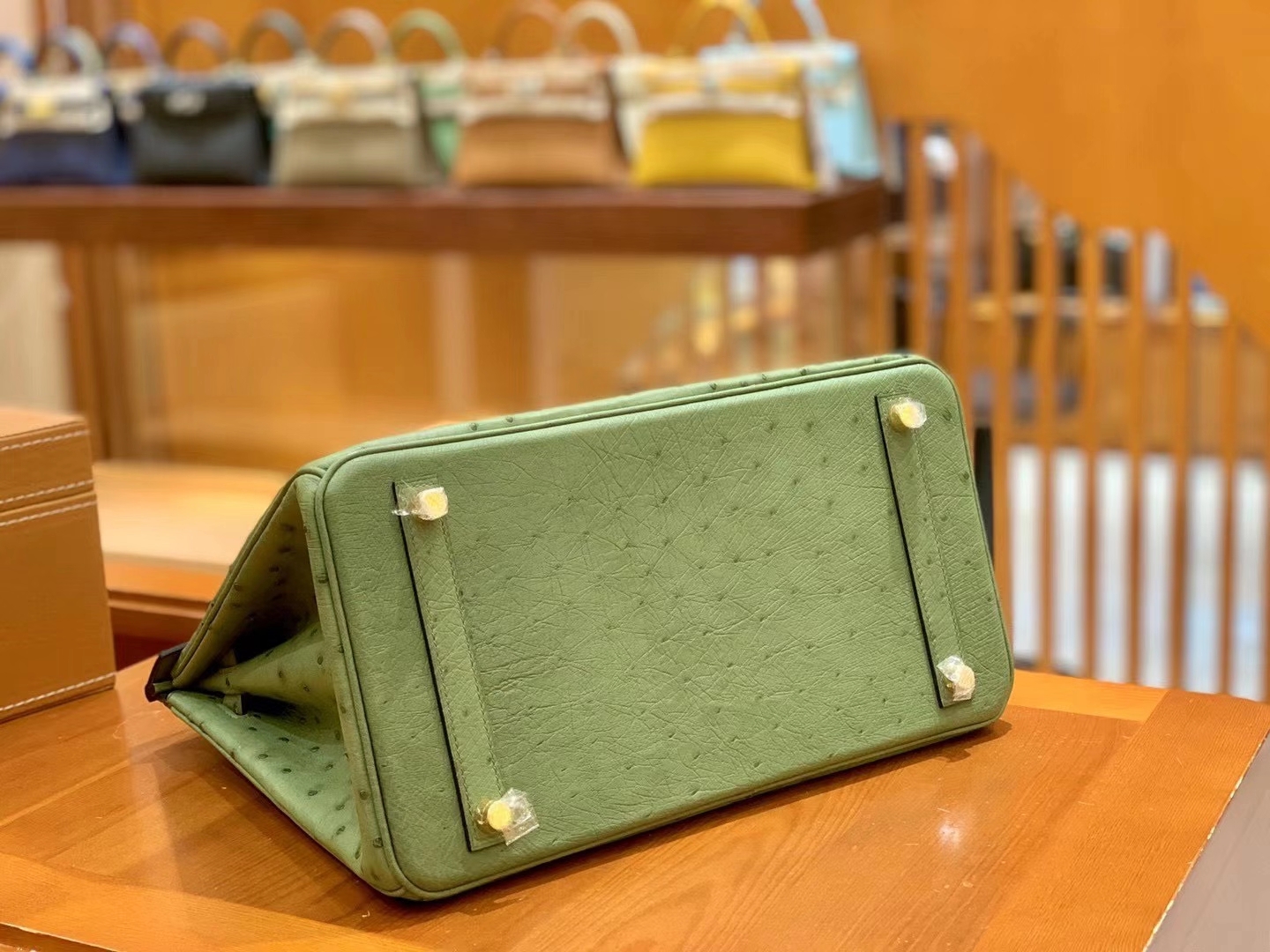 Hermès（爱马仕）新货 Birkin 30cm 牛油果绿 金扣 南非KK级鸵鸟皮 原版蜜蜡线 顶级手缝版本