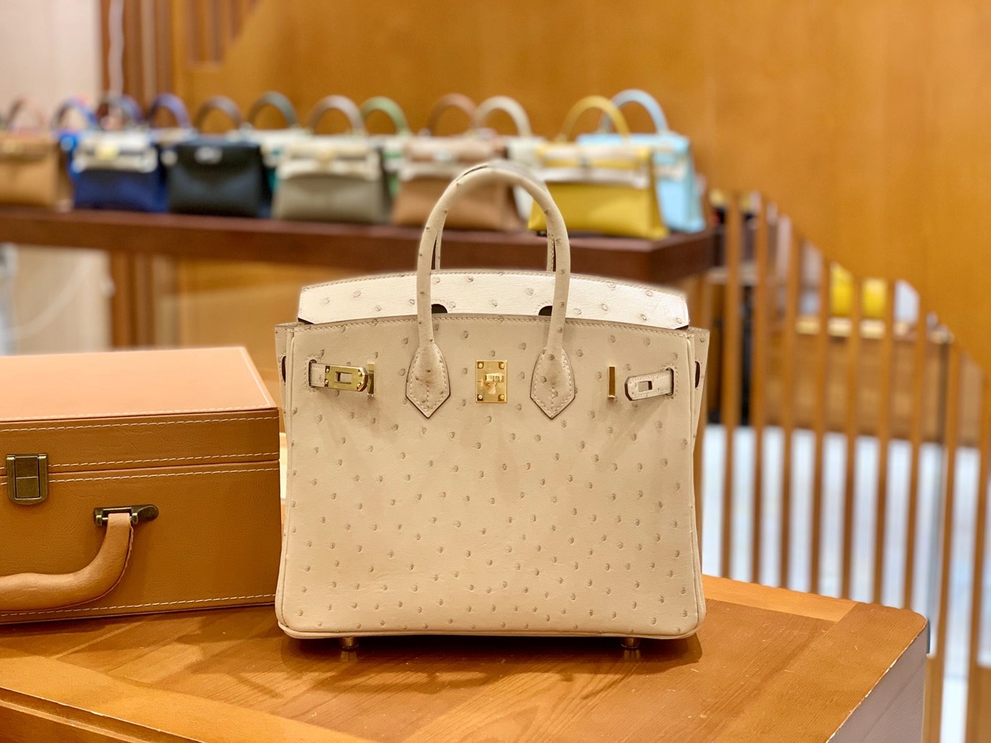 Hermès（爱马仕）Birkin 25cm 杏色 金扣 南非KK级鸵鸟皮 原版蜜蜡线 顶级手缝版本