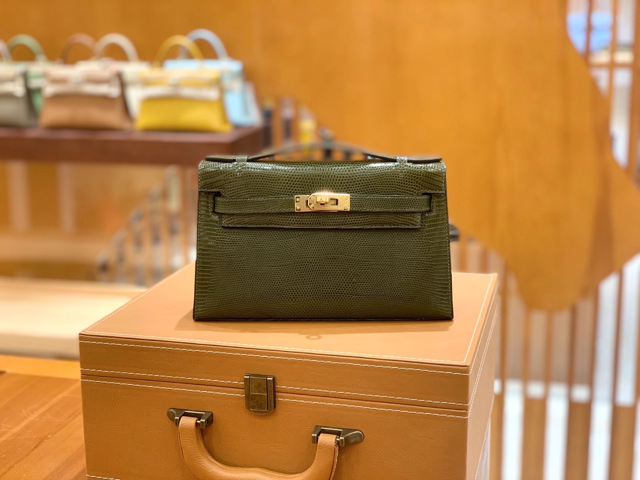 Hermès（爱马仕）Mini Kelly 22cm（迷你一代）南非野生蜥蜴皮 橄榄绿 金扣 原版蜜蜡线 顶级手工缝制