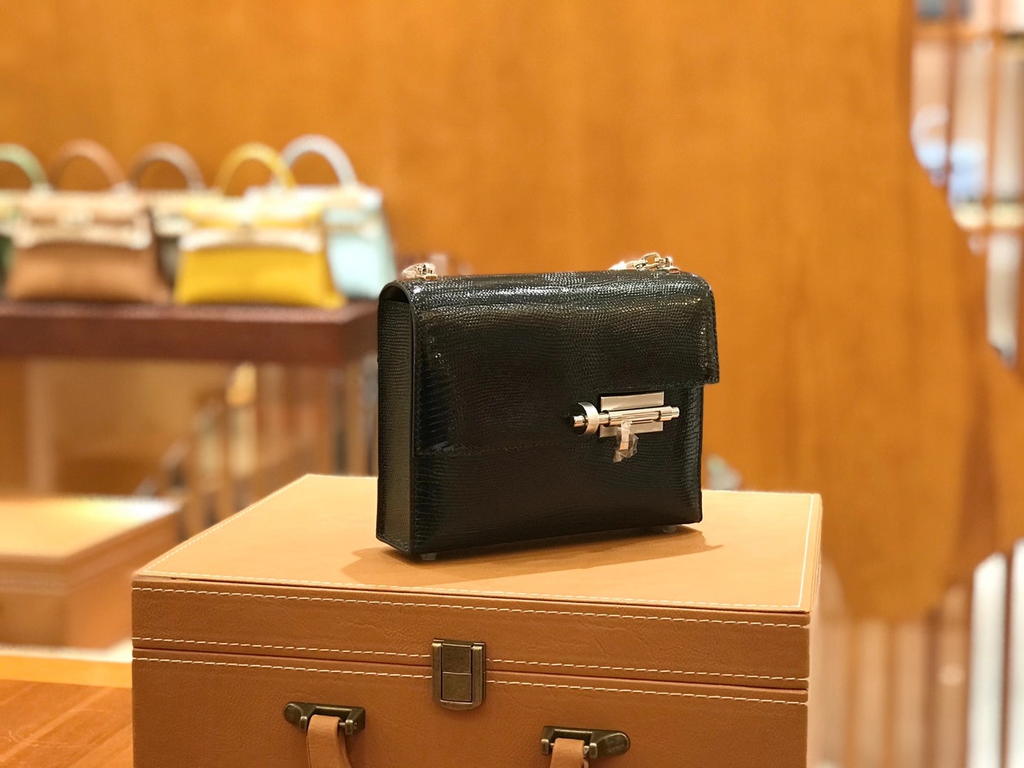 Hermès（爱马仕）Verrou 手枪包17cm 经典黑 银扣 南非野生蜥蜴皮 原版蜜蜡线 顶级手工缝制