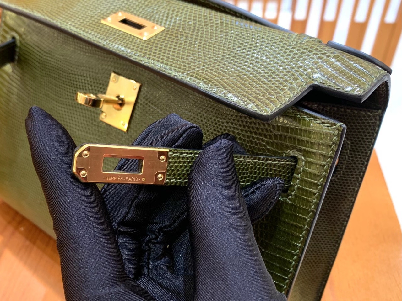 Hermès（爱马仕）Mini Kelly 22cm（迷你一代）南非野生蜥蜴皮 橄榄绿 金扣 原版蜜蜡线 顶级手工缝制