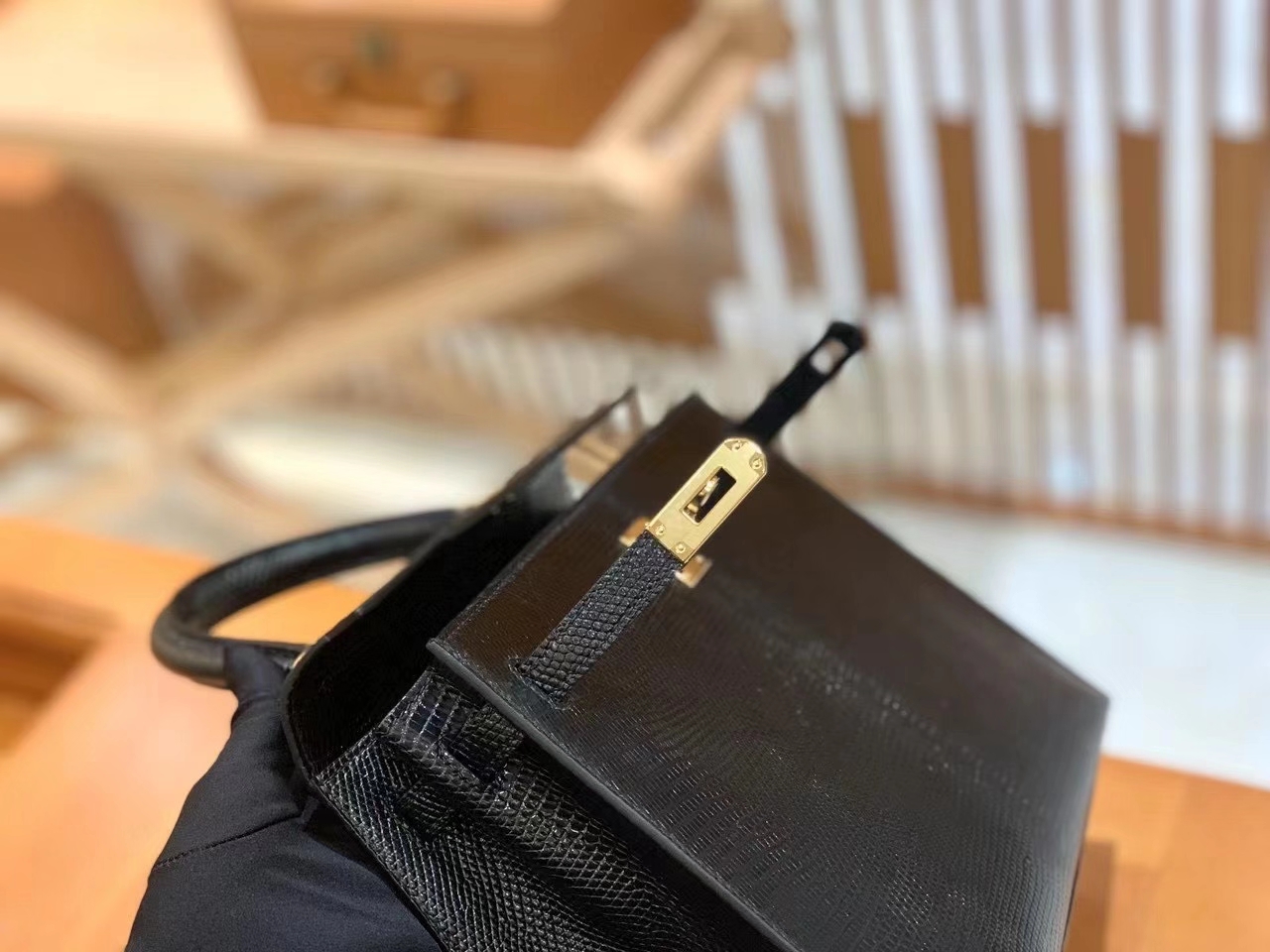 Hermès（爱马仕）Kelly 25cm 经典黑 南非野生蜥蜴皮 金扣 原版蜜蜡线 顶级手工缝制