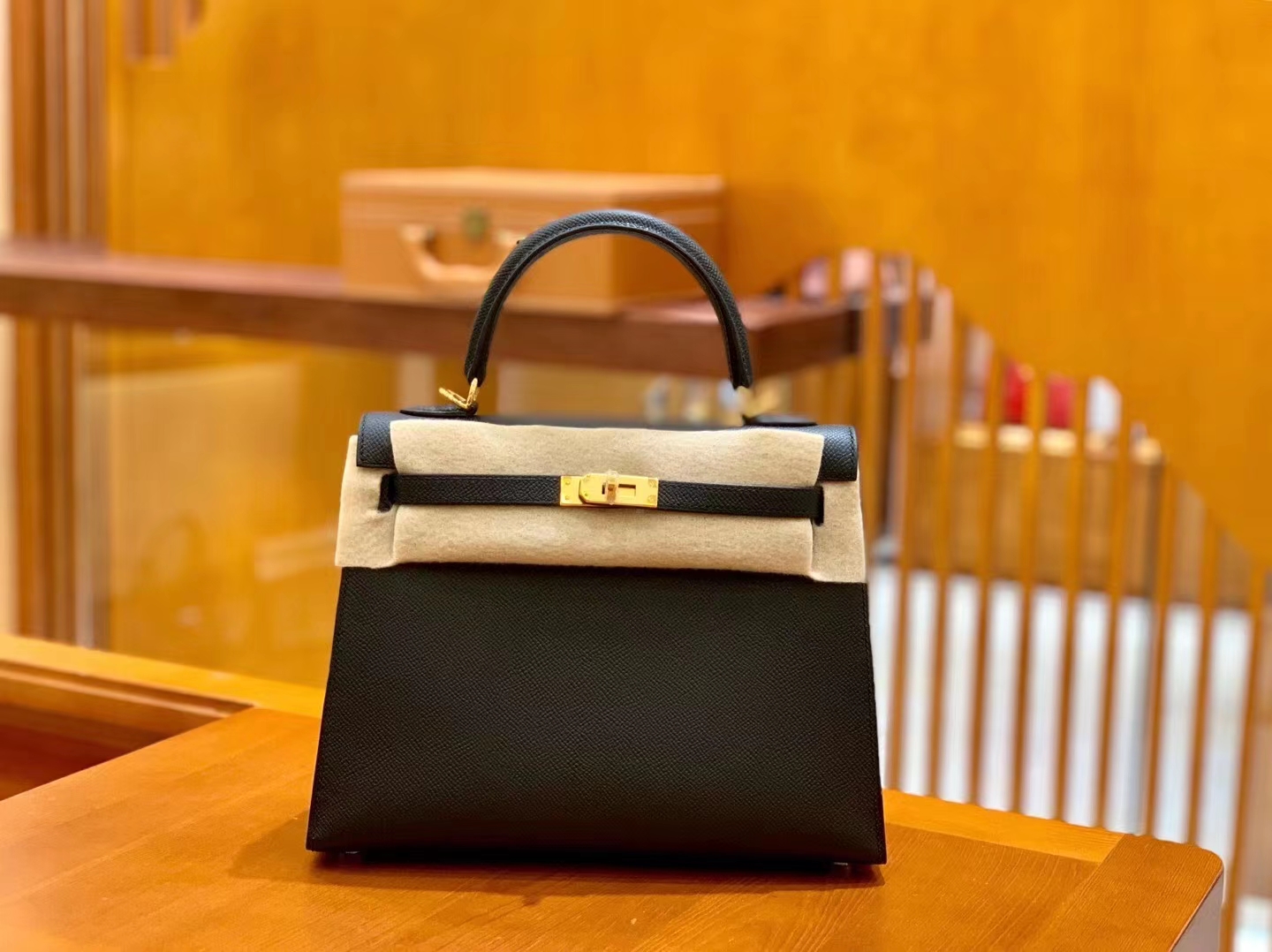 Hermès（爱马仕）Kelly 25cm 经典黑 金扣 Epsom掌纹皮 原版蜜蜡线 顶级手工缝制
