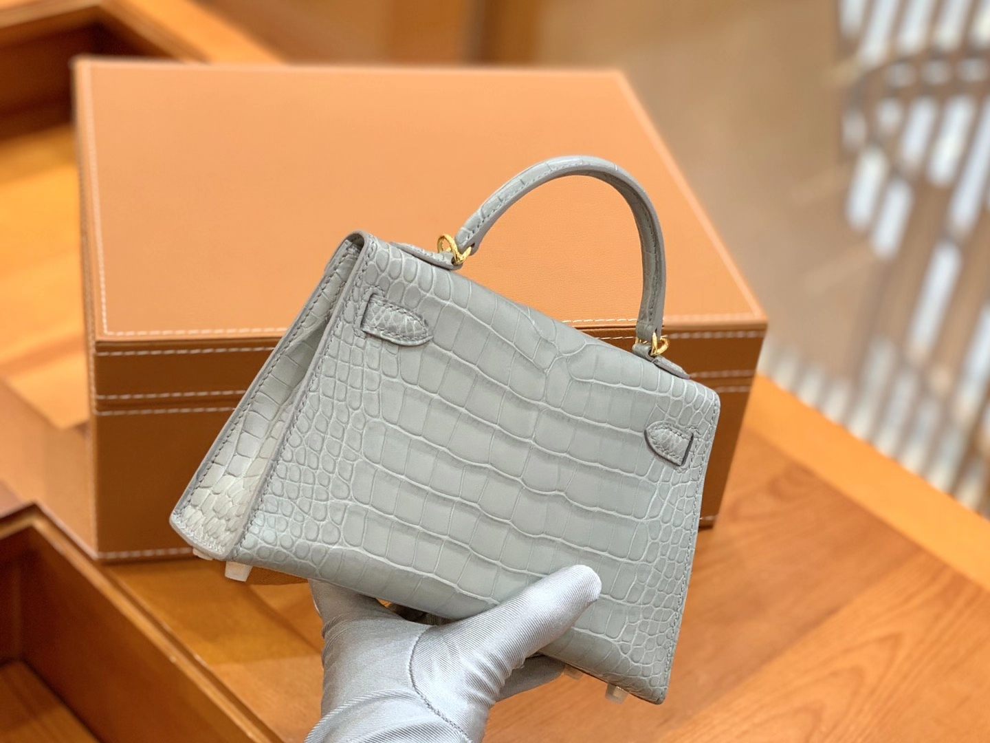 Hermès（爱马仕）Mini Kelly 二代 珍珠灰 金扣 一级美洲鳄鱼皮 原版蜜蜡线 顶级手缝版本