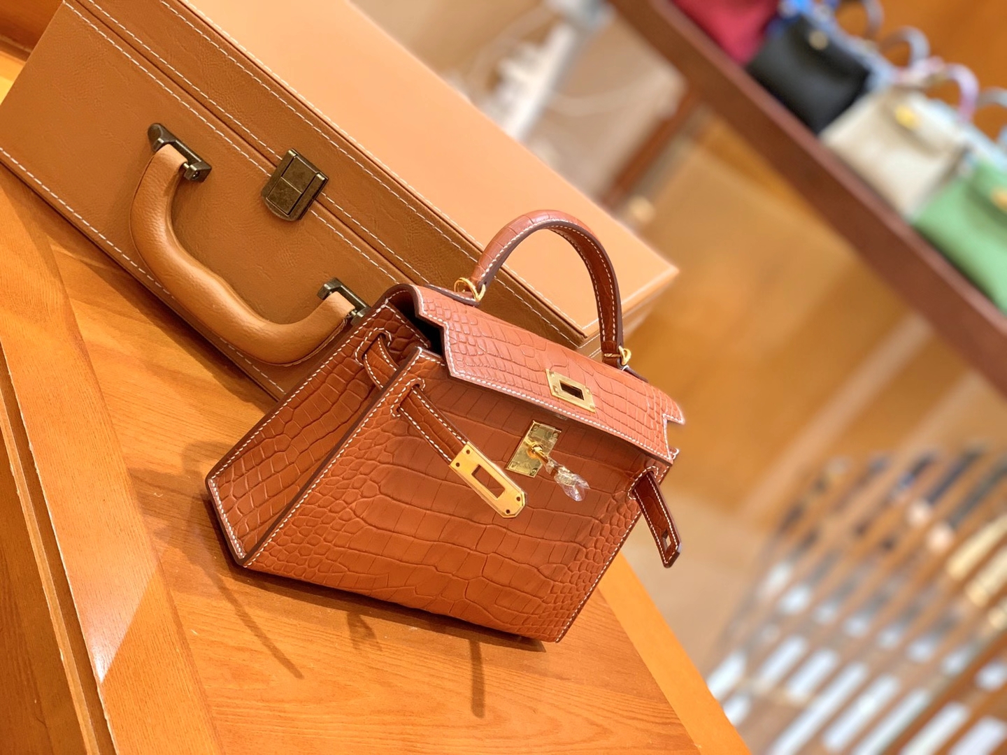 Hermès（爱马仕）Mini Kelly 二代 金棕色 金扣 一级美洲鳄鱼皮 原版蜜蜡线 顶级手缝版本