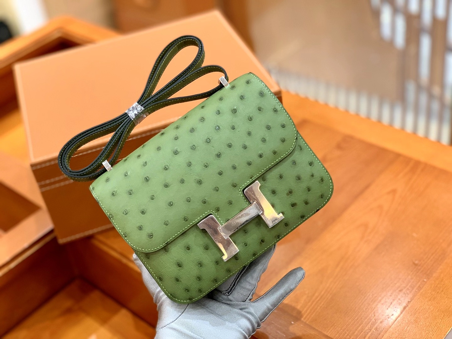 Hermès（爱马仕）Constance 18cm 牛油果绿 金扣 南非KK级鸵鸟皮 原版蜜蜡线 顶级手缝版本